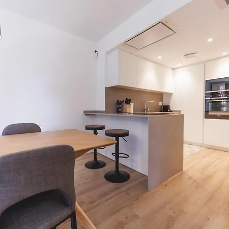 Bravissimo Jaume 31, Monthly *